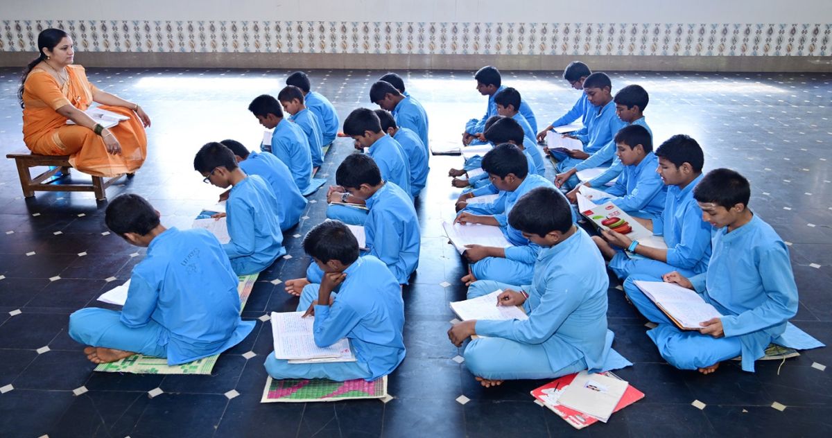Classroom teaching at Sri Ramakrishna International Residential School, Shivamogga