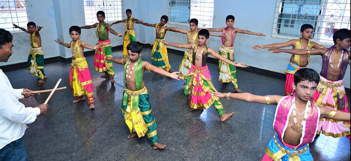 Classical dance practice at Sri Ramakrishna International Residential School, Sagar